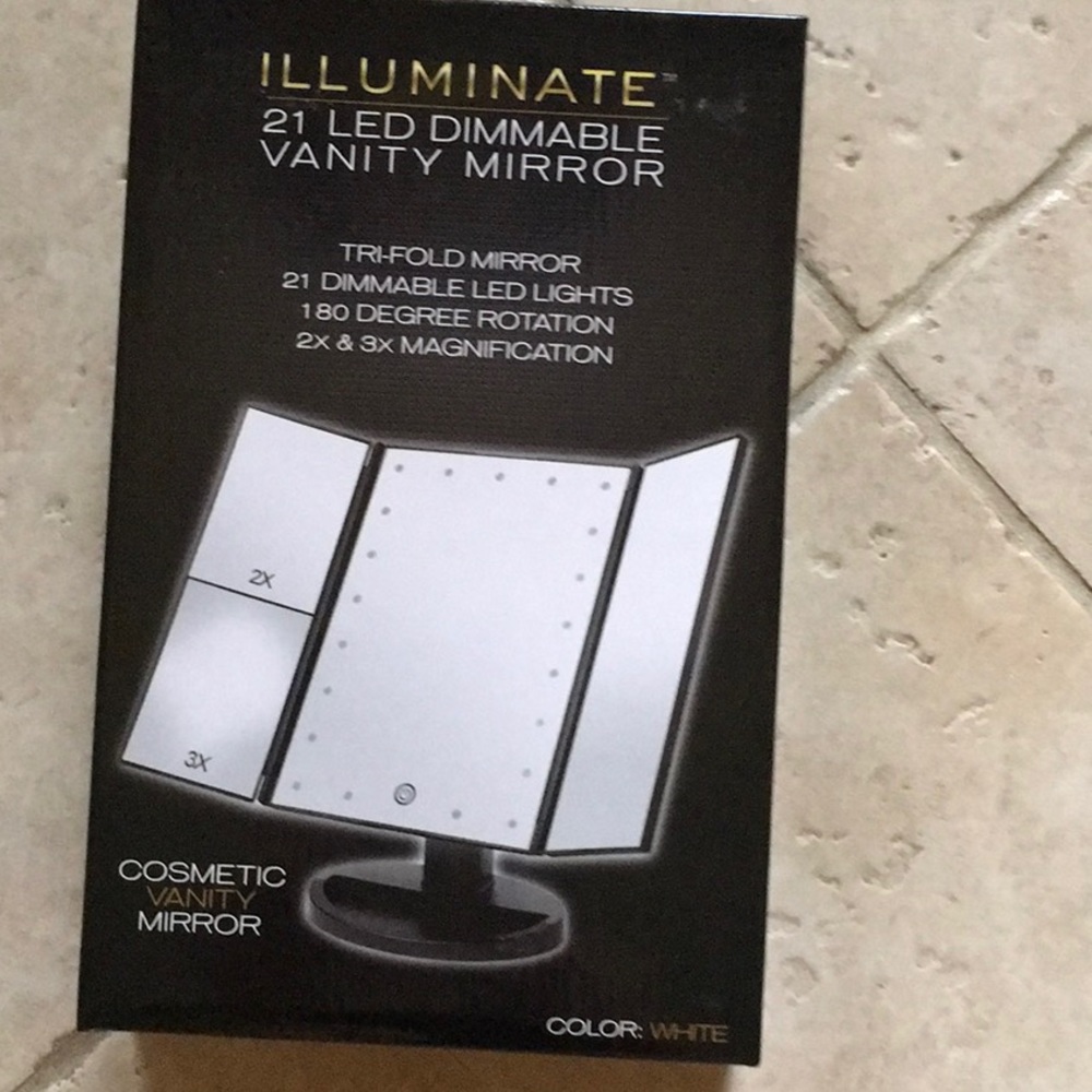 Illuminating Make- Up Mirror
